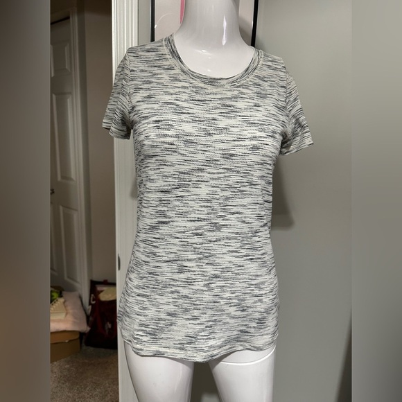 lululemon athletica Black and White Short Sleeve Tee - Picture 3 of 5